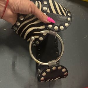 Hanni  horse hair and leather belt with brass embellishments.